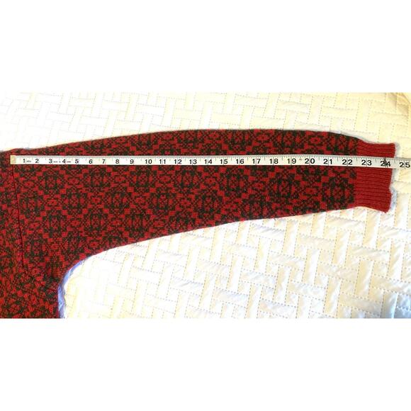Vintage THE WOOLRICH WOMAN Sweater Sz M/L- 100% Wool - Red & Green w/ Sheep - Picture 8 of 12